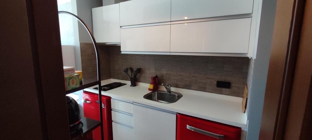 Studyo At High Flat Apartment Истанбул Екстериор снимка